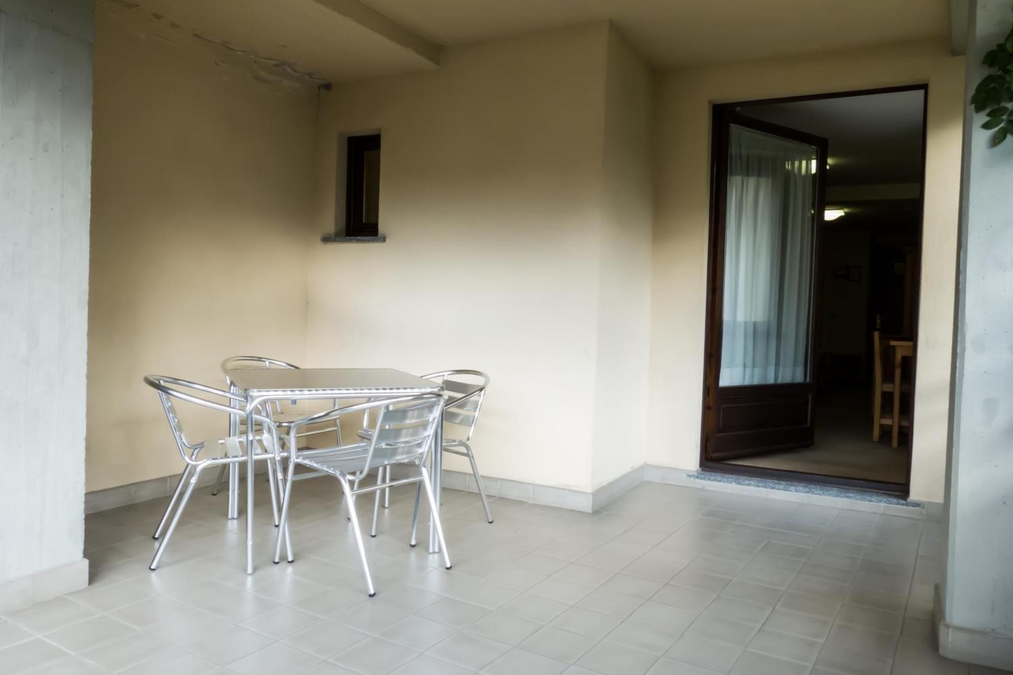 Hotel Valdotain Villeneuve Kültér fotó