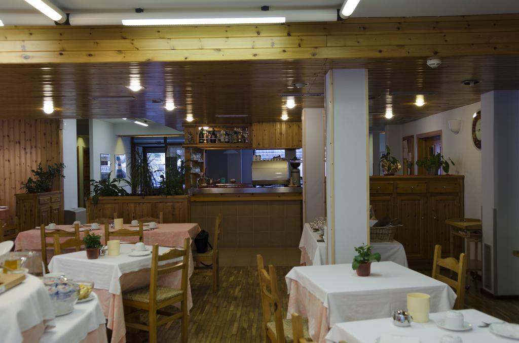 Hotel Valdotain Villeneuve Kültér fotó