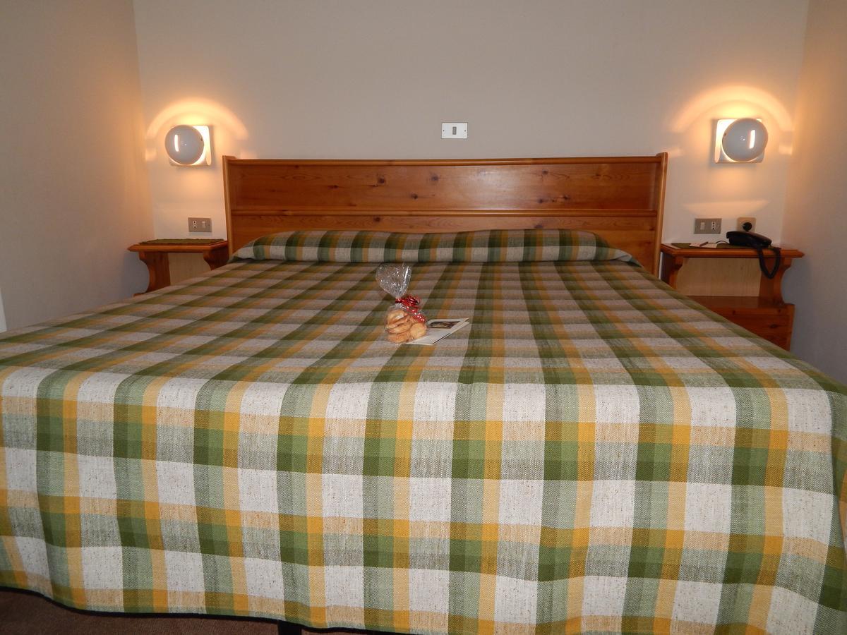 Hotel Valdotain Villeneuve Kültér fotó