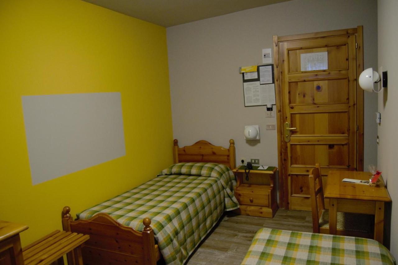 Hotel Valdotain Villeneuve Kültér fotó