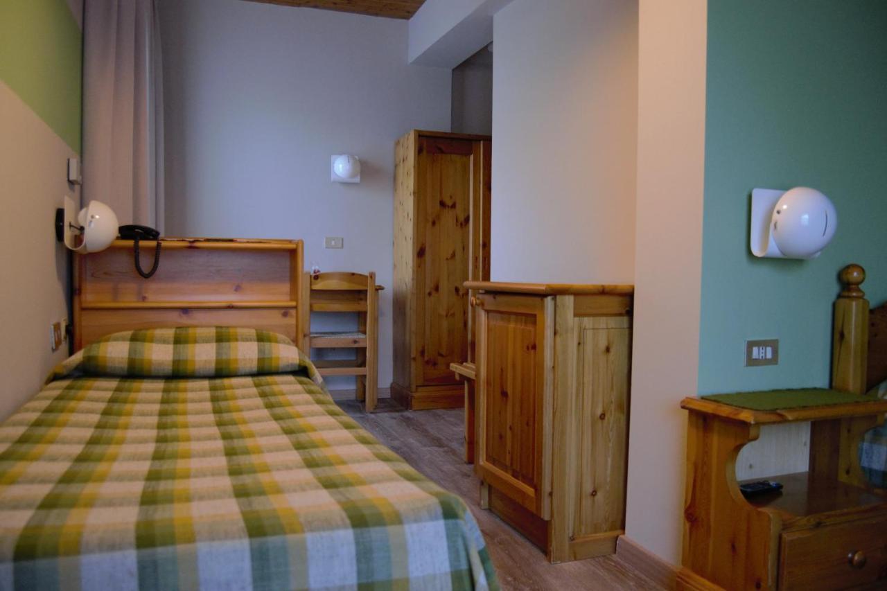 Hotel Valdotain Villeneuve Kültér fotó